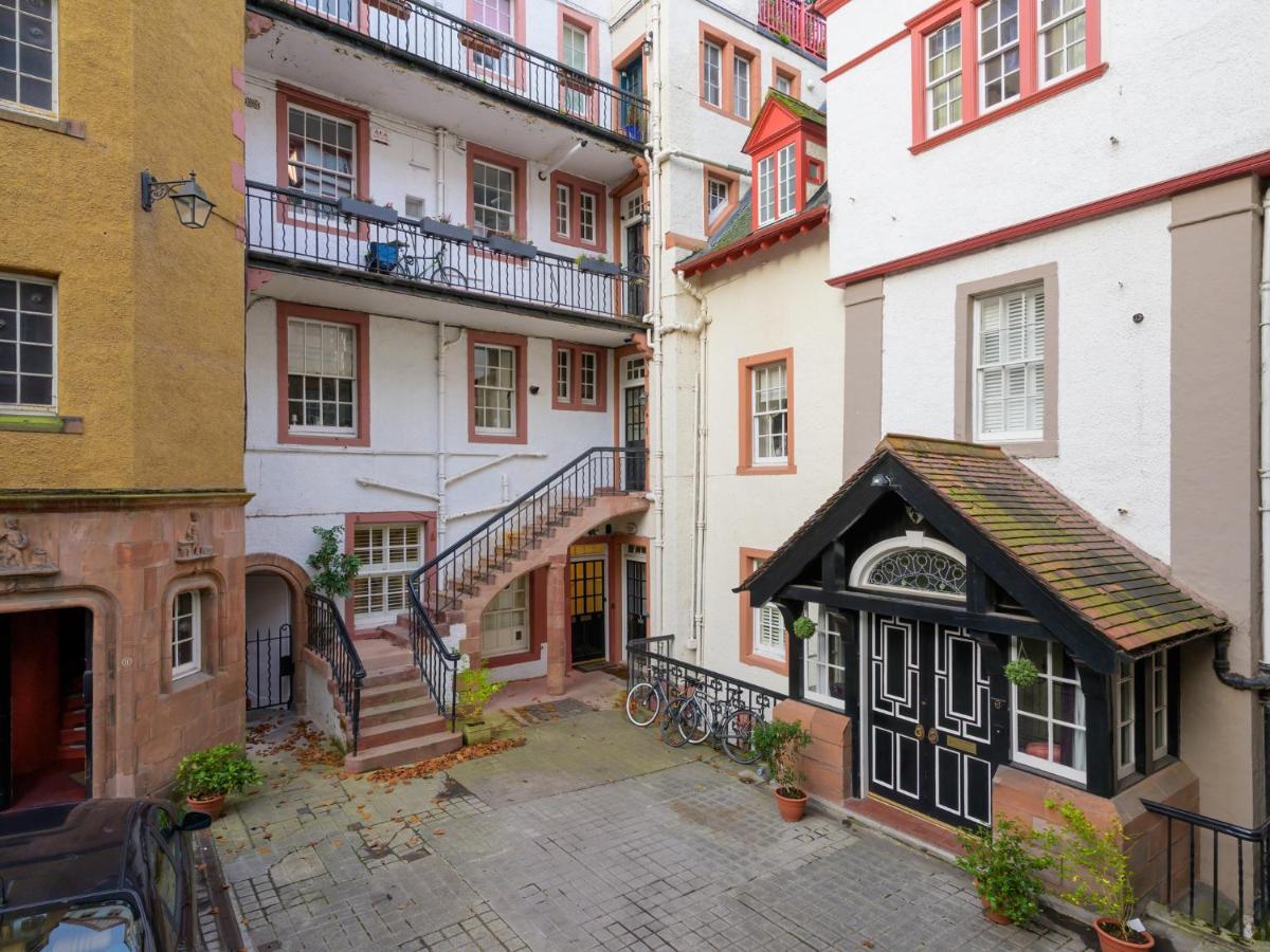 Pass The Keys Historic Ramsay Garden Apt With Balcony Views เอดินบะระ ภายนอก รูปภาพ